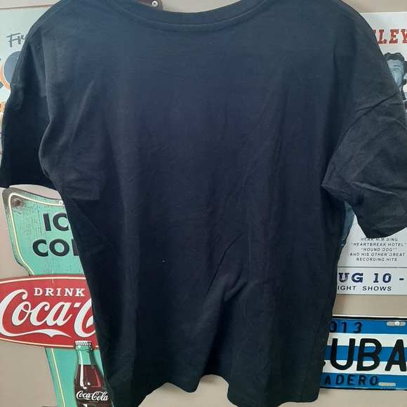 5/$25 Ladies black graphic t-shirt with Honolulu size large NWT - Picture 3 of 6